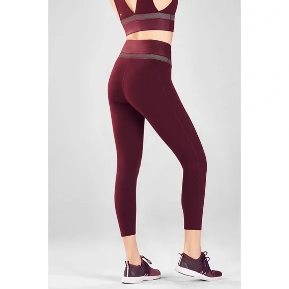 Fabletics x Kelly Rowland Shine Powerhold Define Wine Red Capris - Picture 1 of 10